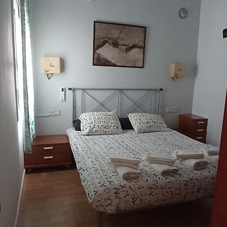 A Home In ברצלונה מראה חיצוני תמונה