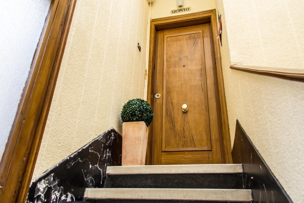 A Home In ברצלונה מראה חיצוני תמונה